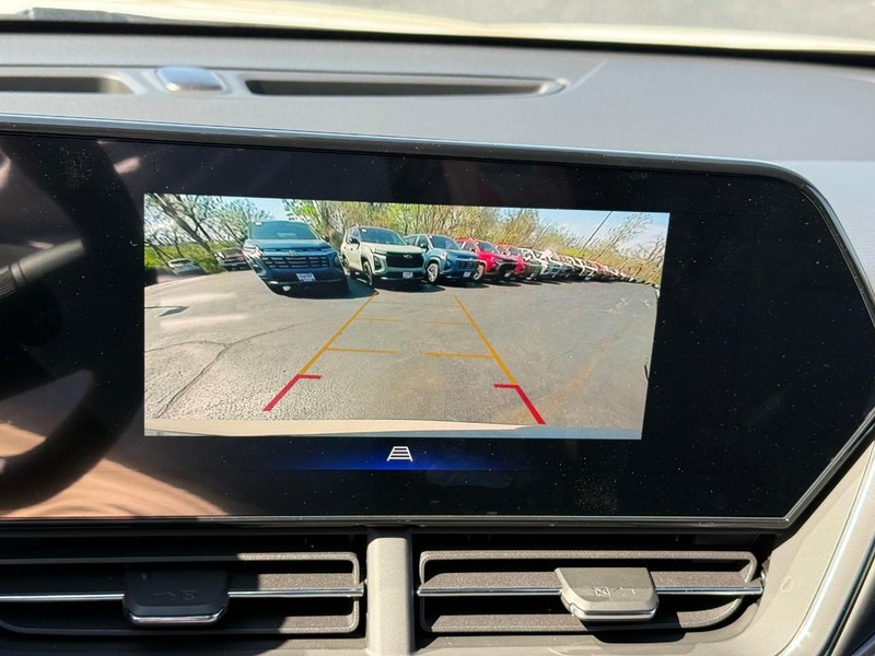 Chevrolet Trax Vehicle Full-screen Gallery Image 18