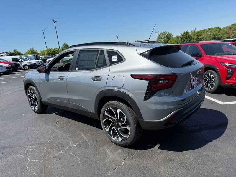 Chevrolet Trax Vehicle Full-screen Gallery Image 3