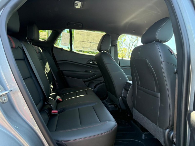 Chevrolet Trax Vehicle Full-screen Gallery Image 5
