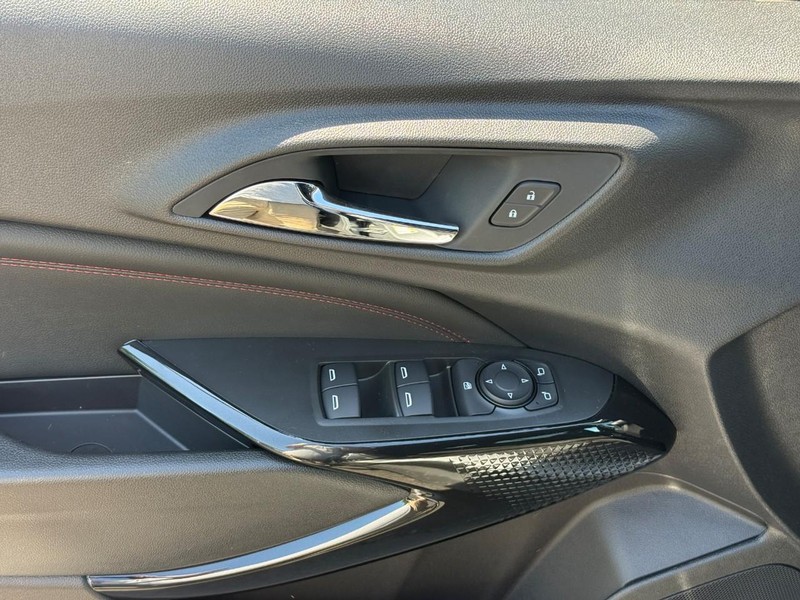 Chevrolet Trax Vehicle Full-screen Gallery Image 10