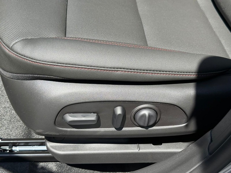 Chevrolet Trax Vehicle Full-screen Gallery Image 12
