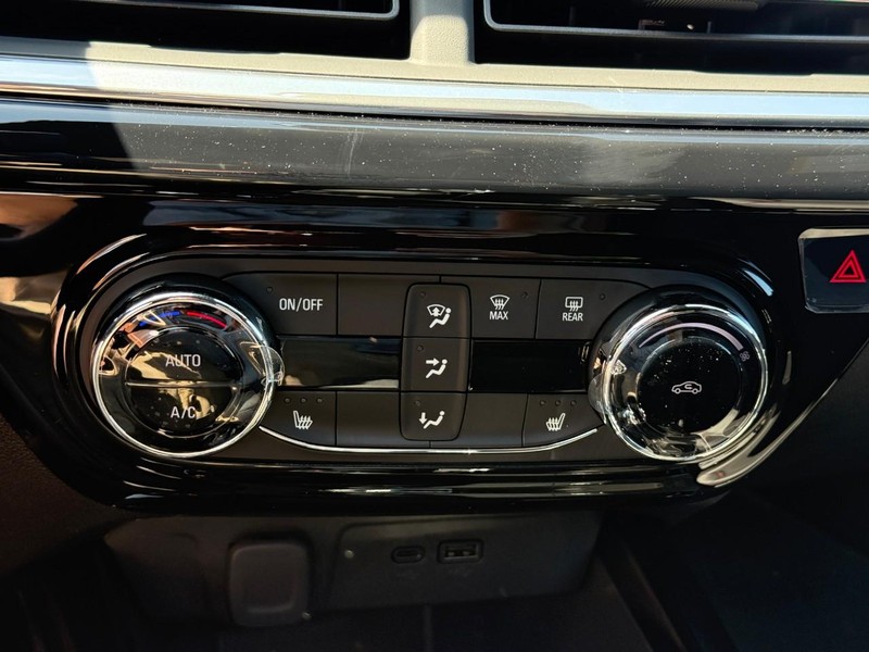 Chevrolet Trax Vehicle Full-screen Gallery Image 16