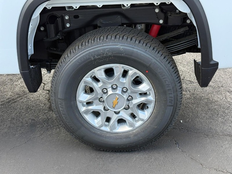 Chevrolet Silverado 3500HD Vehicle Full-screen Gallery Image 4