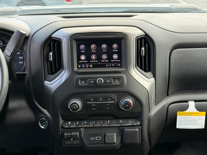 Chevrolet Silverado 3500HD Vehicle Full-screen Gallery Image 8