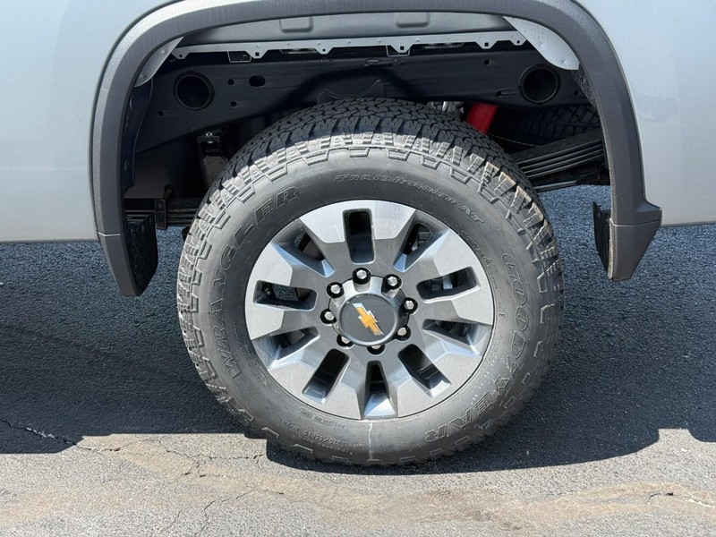 Chevrolet Silverado 2500HD Vehicle Full-screen Gallery Image 4
