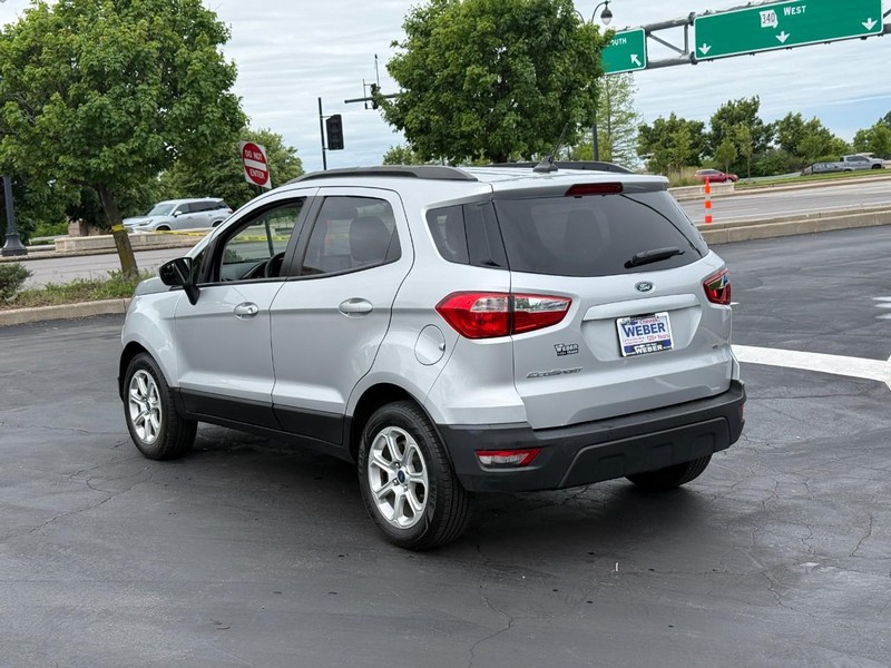 Ford EcoSport Vehicle Full-screen Gallery Image 3