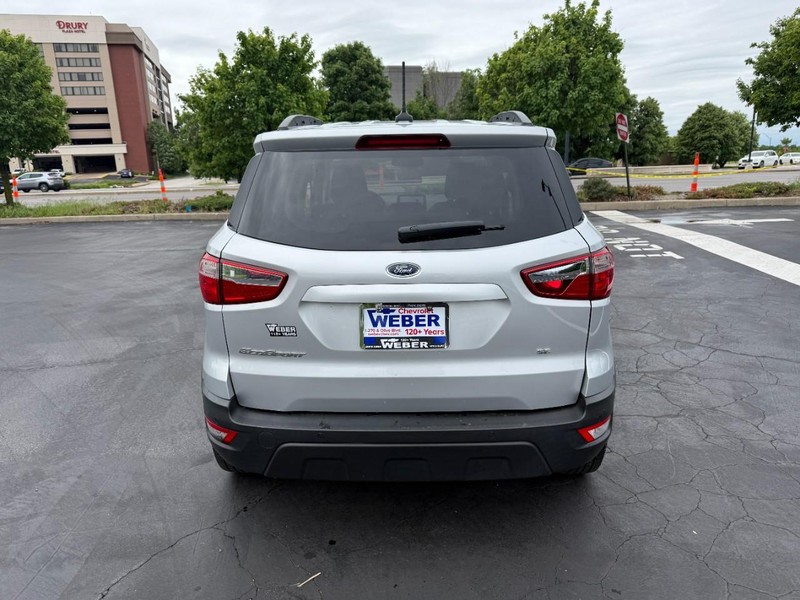 Ford EcoSport Vehicle Full-screen Gallery Image 7