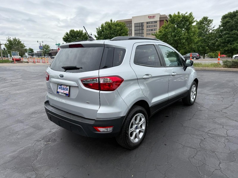 Ford EcoSport Vehicle Full-screen Gallery Image 8