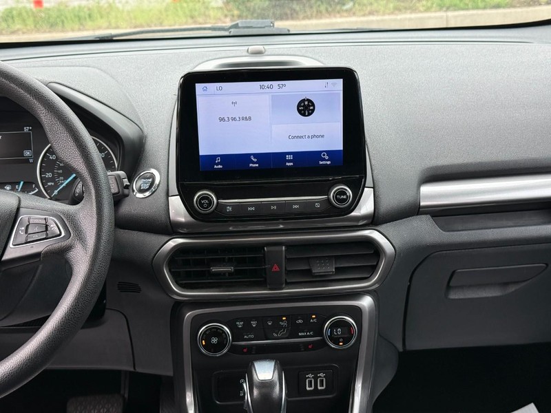 Ford EcoSport Vehicle Full-screen Gallery Image 14