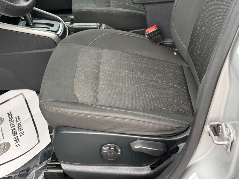 Ford EcoSport Vehicle Full-screen Gallery Image 20