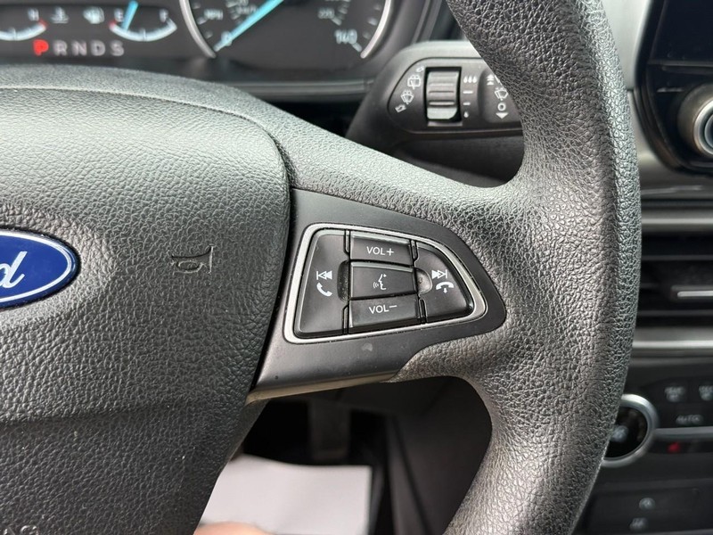 Ford EcoSport Vehicle Full-screen Gallery Image 23