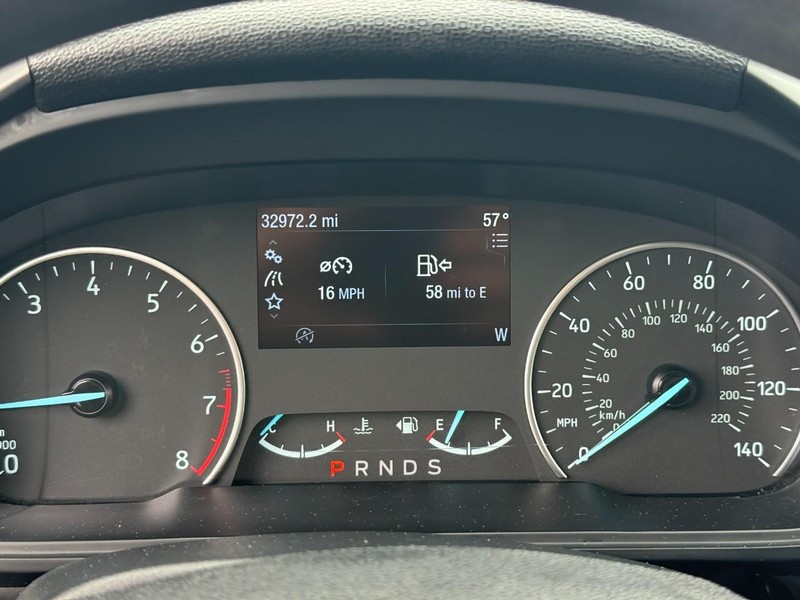 Ford EcoSport Vehicle Full-screen Gallery Image 24