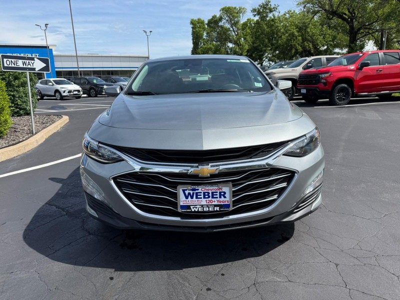 Chevrolet Malibu Vehicle Full-screen Gallery Image 9