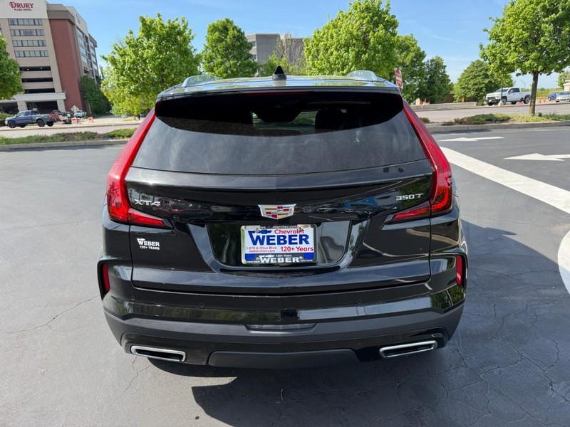 Cadillac XT4 Vehicle Full-screen Gallery Image 07
