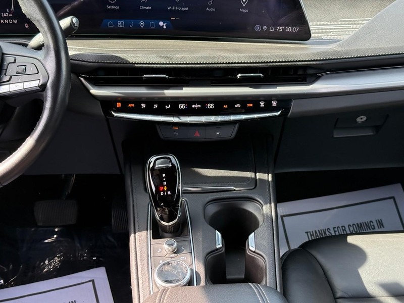 Cadillac XT4 Vehicle Full-screen Gallery Image 13