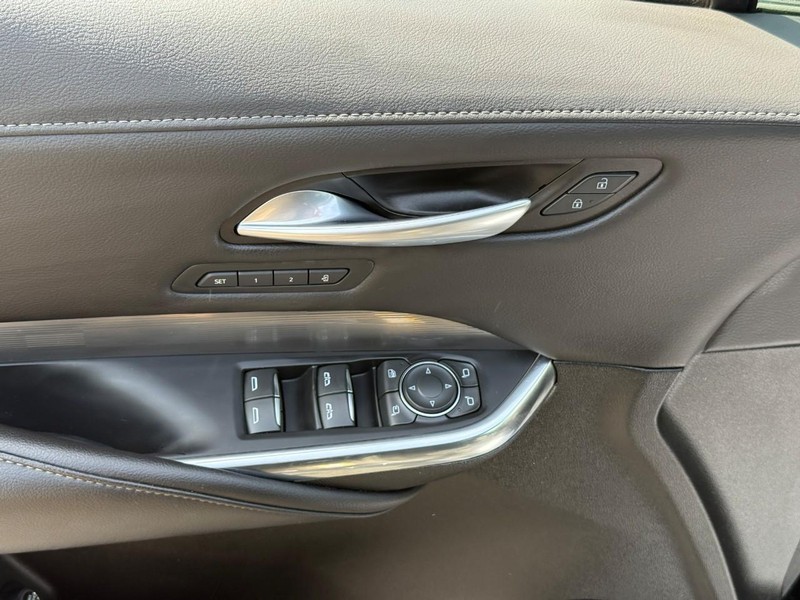 Cadillac XT4 Vehicle Full-screen Gallery Image 14