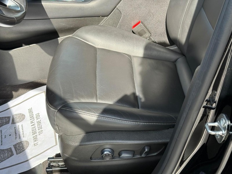 Cadillac XT4 Vehicle Full-screen Gallery Image 15