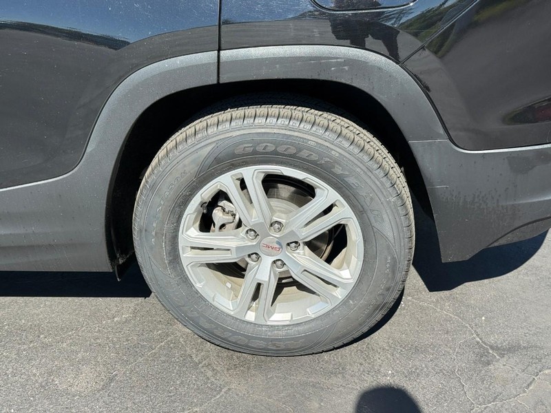 GMC Terrain Vehicle Full-screen Gallery Image 4