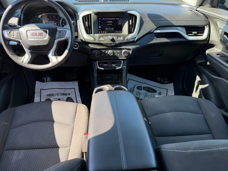GMC Terrain Vehicle Full-screen Gallery Image 11