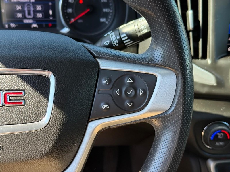 GMC Terrain Vehicle Full-screen Gallery Image 19