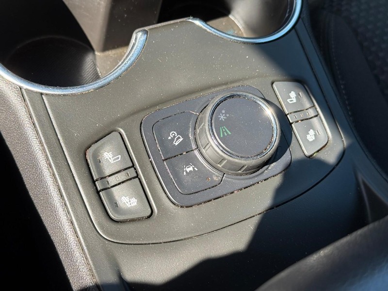 GMC Terrain Vehicle Full-screen Gallery Image 21