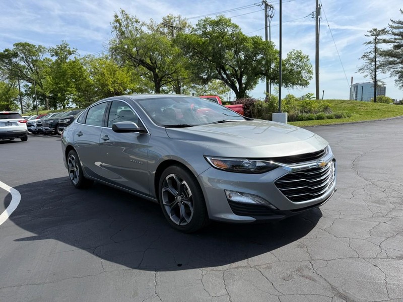 Chevrolet Malibu Vehicle Full-screen Gallery Image 8