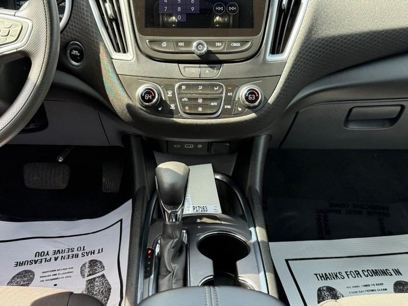Chevrolet Malibu Vehicle Full-screen Gallery Image 14