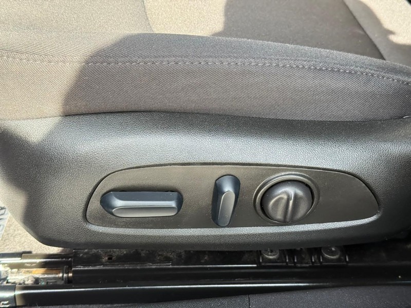 Chevrolet Malibu Vehicle Full-screen Gallery Image 18