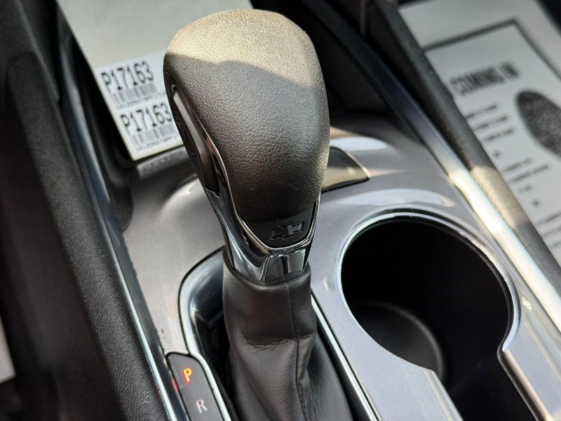 Chevrolet Malibu Vehicle Full-screen Gallery Image 23