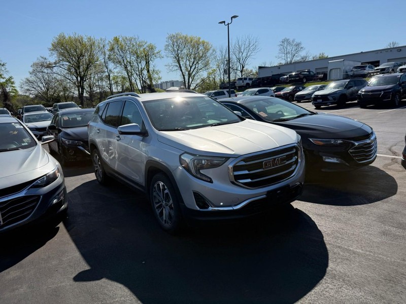 GMC Terrain Vehicle Full-screen Gallery Image 4