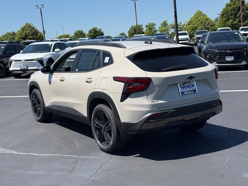 Chevrolet Trax Vehicle Full-screen Gallery Image 3