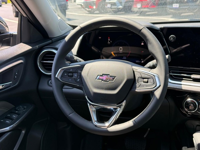 Chevrolet Trax Vehicle Full-screen Gallery Image 9