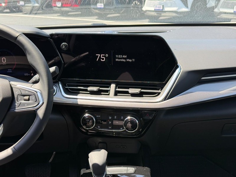Chevrolet Trax Vehicle Full-screen Gallery Image 10