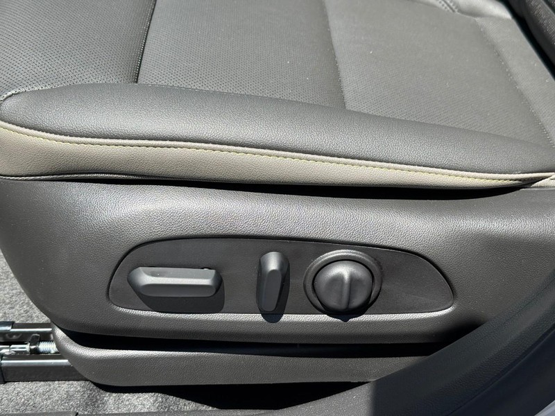 Chevrolet Trax Vehicle Full-screen Gallery Image 14