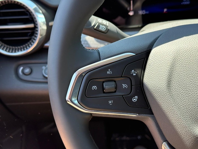 Chevrolet Trax Vehicle Full-screen Gallery Image 15
