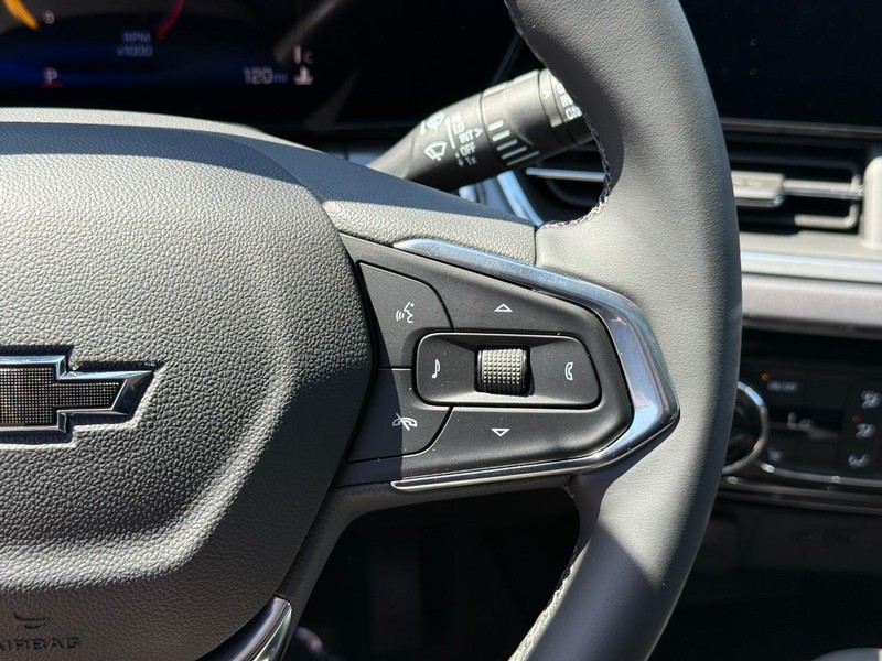 Chevrolet Trax Vehicle Full-screen Gallery Image 16