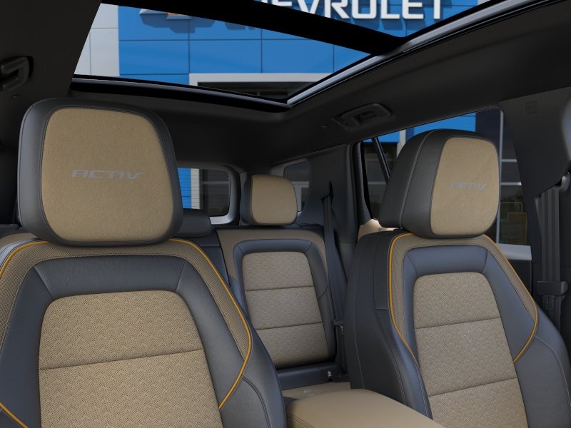 Chevrolet Equinox Vehicle Full-screen Gallery Image 24