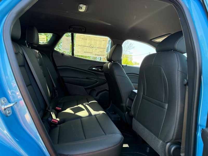 Chevrolet Trax Vehicle Full-screen Gallery Image 5