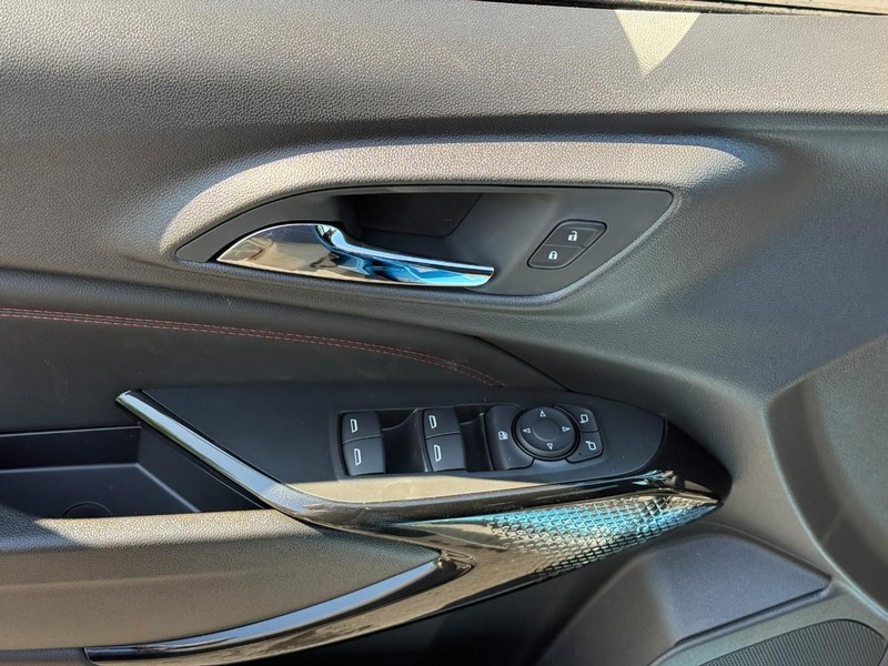 Chevrolet Trax Vehicle Full-screen Gallery Image 10