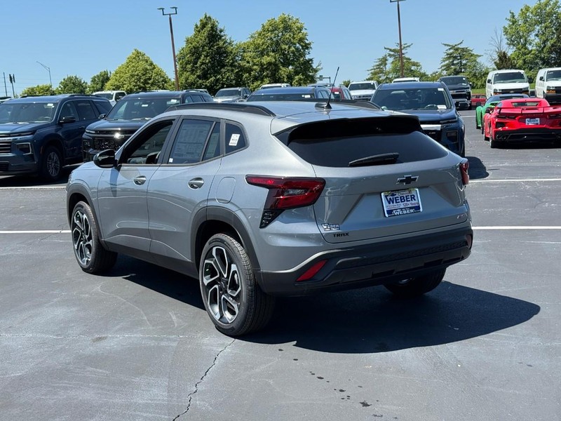 Chevrolet Trax Vehicle Full-screen Gallery Image 3