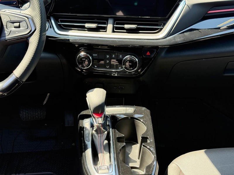 Chevrolet Trax Vehicle Full-screen Gallery Image 10