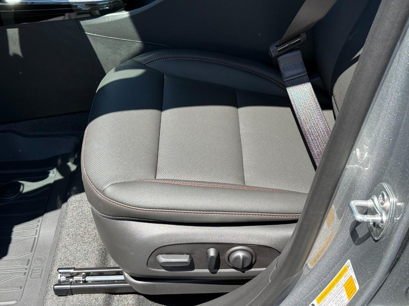 Chevrolet Trax Vehicle Full-screen Gallery Image 12