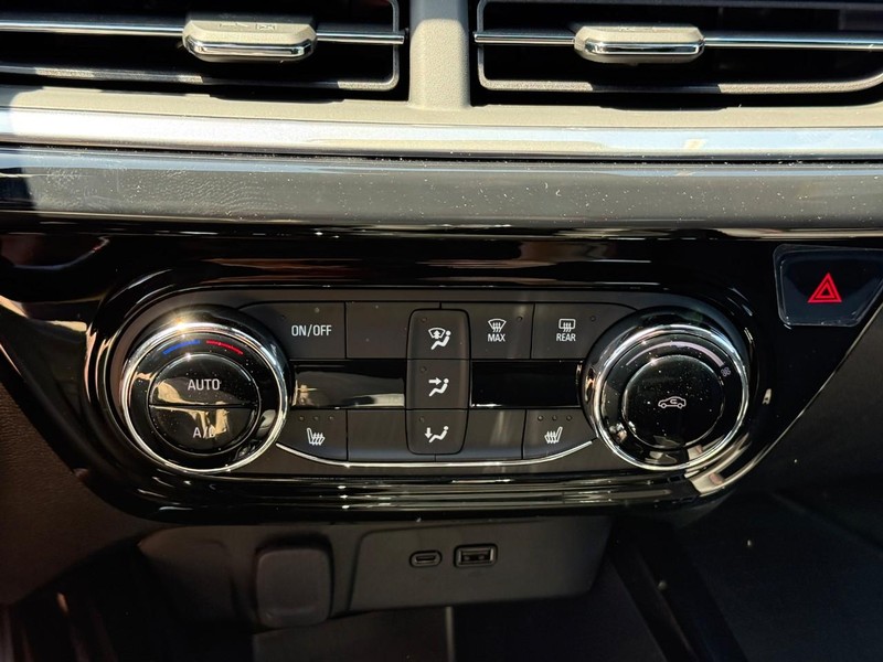 Chevrolet Trax Vehicle Full-screen Gallery Image 17