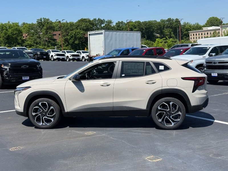 Chevrolet Trax Vehicle Full-screen Gallery Image 2