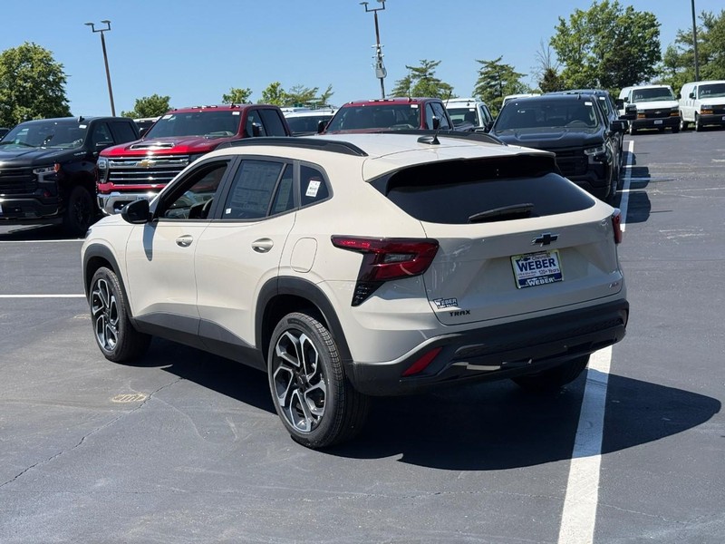 Chevrolet Trax Vehicle Full-screen Gallery Image 3
