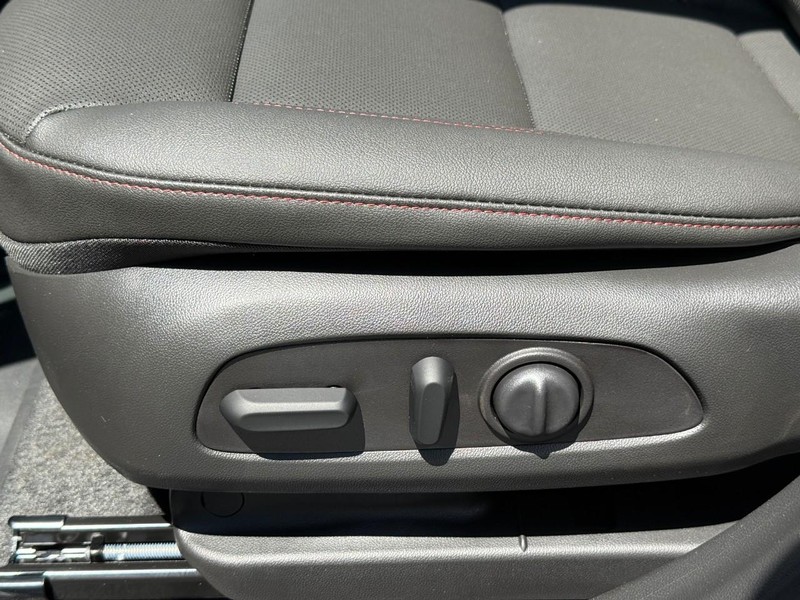 Chevrolet Trax Vehicle Full-screen Gallery Image 13