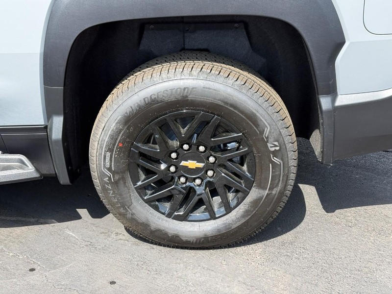 Chevrolet Silverado EV Vehicle Full-screen Gallery Image 4