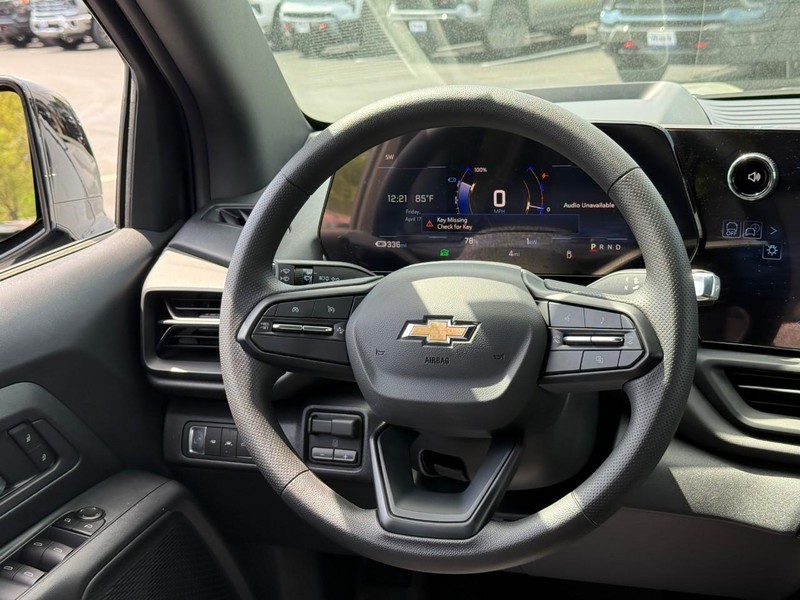 Chevrolet Silverado EV Vehicle Full-screen Gallery Image 7