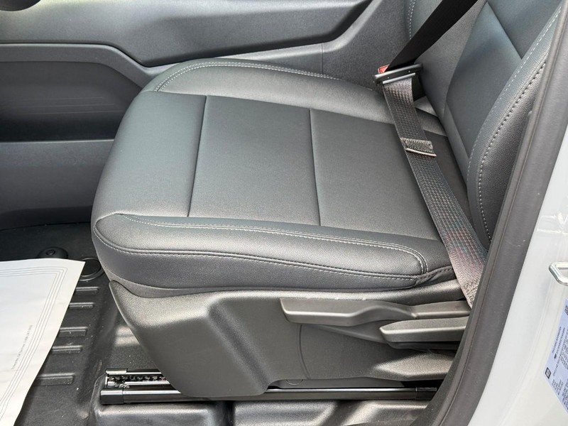 Chevrolet Silverado EV Vehicle Full-screen Gallery Image 11