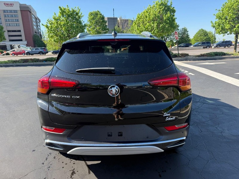 Buick Encore GX Vehicle Full-screen Gallery Image 06